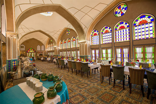 رستوران نقاشی هتل مشیر الممالک یزد